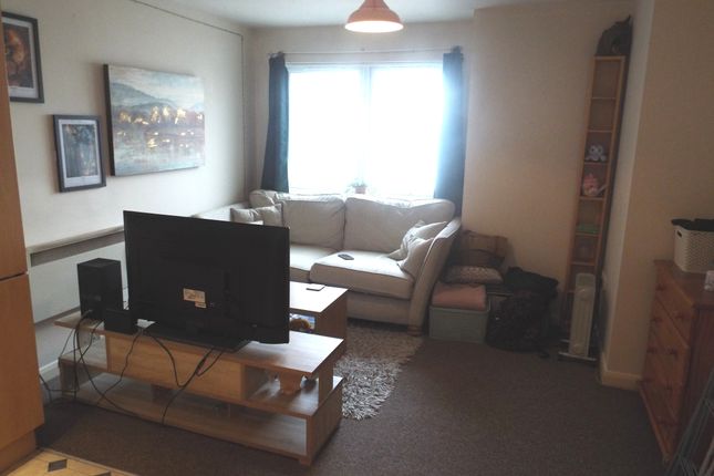 Flat to rent in Ferensway, Hull