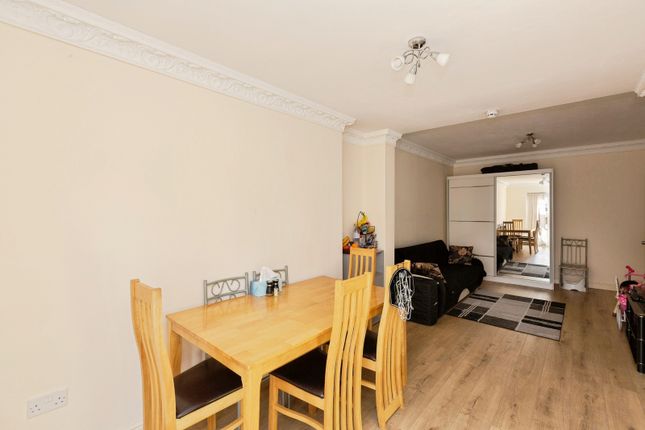 26, Loxford Lane, Ilford photo 4