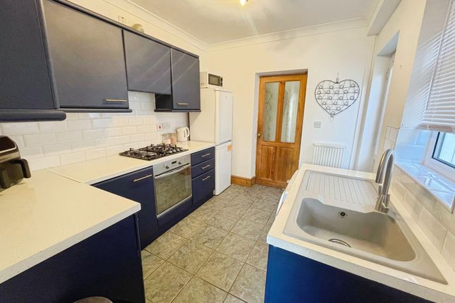 13 Heol Eglwys, Bridgend photo 2