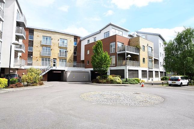 Thumbnail Flat for sale in Kingfisher Meadow, Maidstone