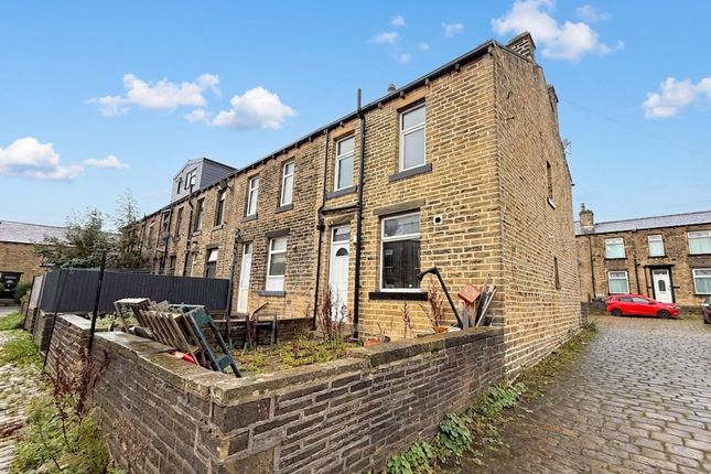 12 Newstead Heath, Halifax photo 4