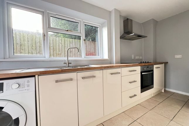 Thumbnail Semi-detached house to rent in Kenyon Road, Chesterfield