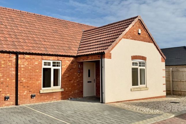 3-bed semi-detached on 6, Kendall Court, Grimsby, £225,000