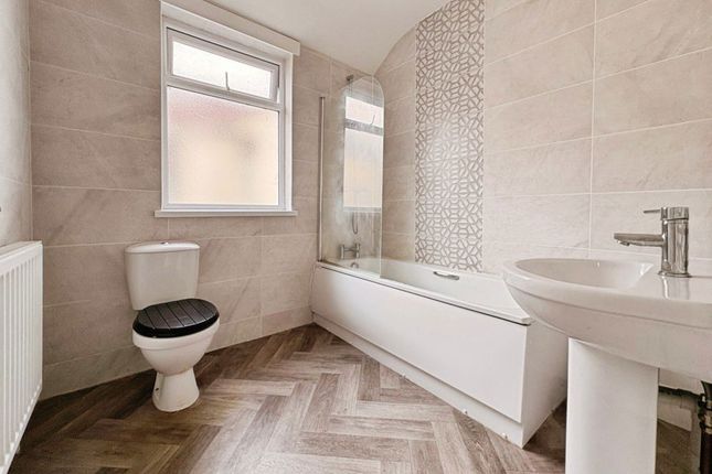 61b, Pant Yr Heol, Neath photo 5