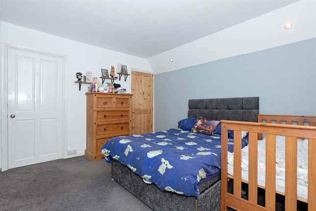 Flat for sale in Limbrick Lane, Goring-By-Sea, Worthing