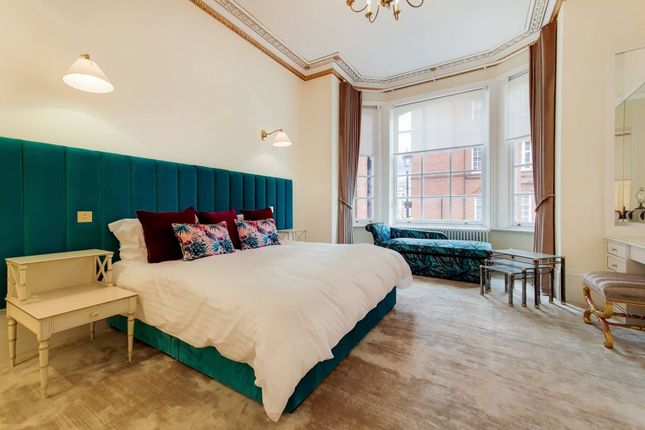 Flat to rent in Albert Hall Mansions, Knightsbridge, London