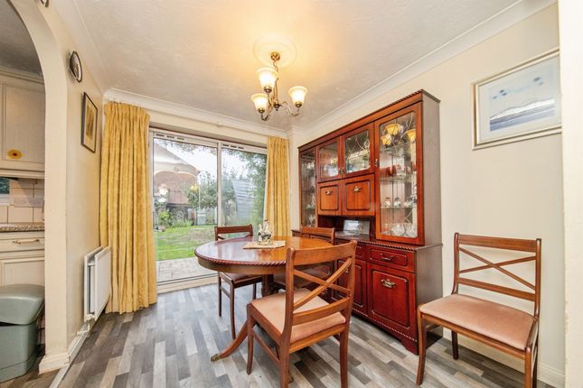 6, Julian Avenue, COLCHESTER photo 3