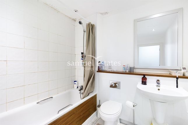 Flat to rent in Vista House, Colliers Wood