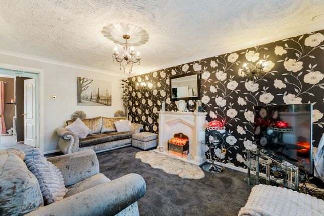 13 Beeston Close, Bolton photo 4