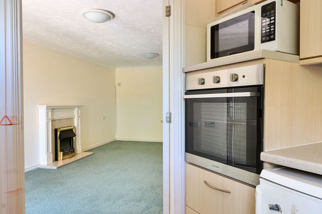 37 Byron Court Stockbridge Road, Chichester photo 4