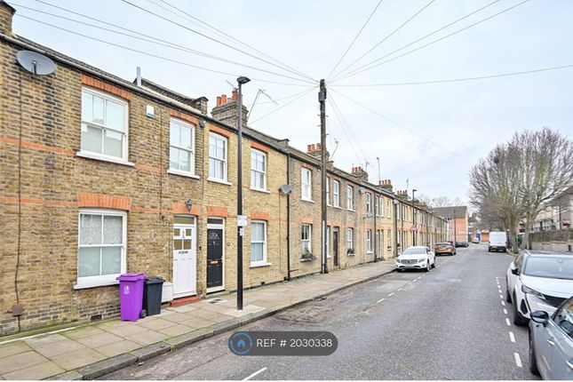 Terraced house to rent in Harbinger Road, London