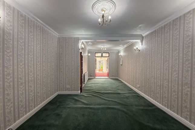 32, Grosvenor Road, Southall photo 2