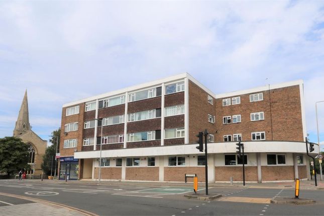 Flat to rent in St. Marks Hill, Surbiton