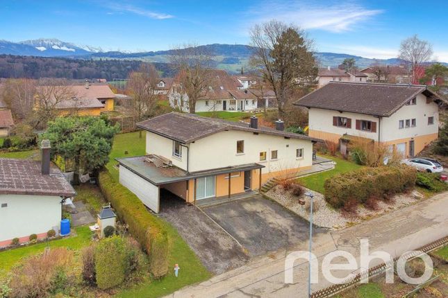Villa for sale in Neyruz, Canton De Fribourg, Switzerland