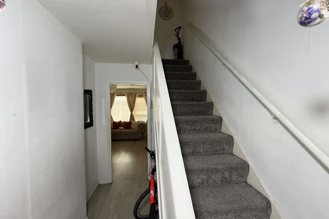 7, Grantham Road, London photo 4