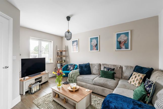 5, Hayward Mews, Lingfield photo 3