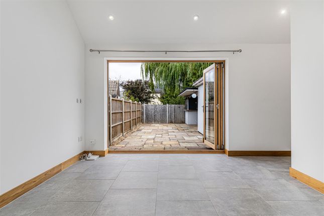 20a, Westfield, Clare photo 4
