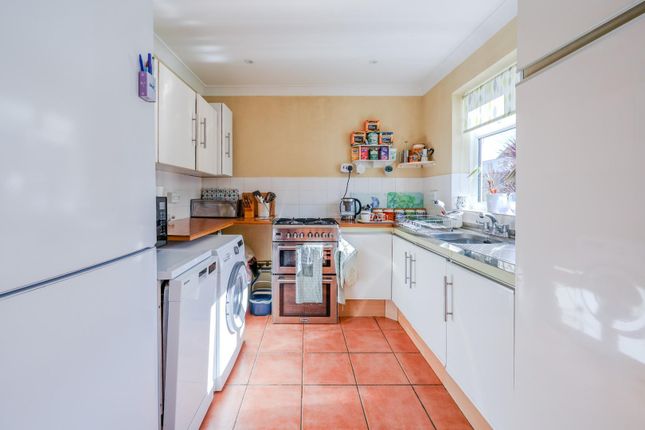 69, Kings Park, Thundersley photo 4