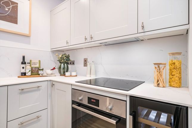 Flat B, 6, Wyfold Road, London photo 4