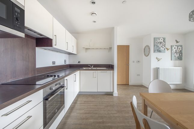 142 Sienna Alto,, Cornmill Lane, London photo 3