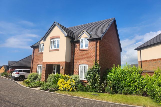 5, Winter Crescent, Lydney photo 2