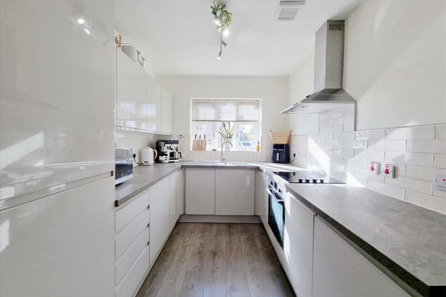 4, Williams Close, Ancaster photo 4