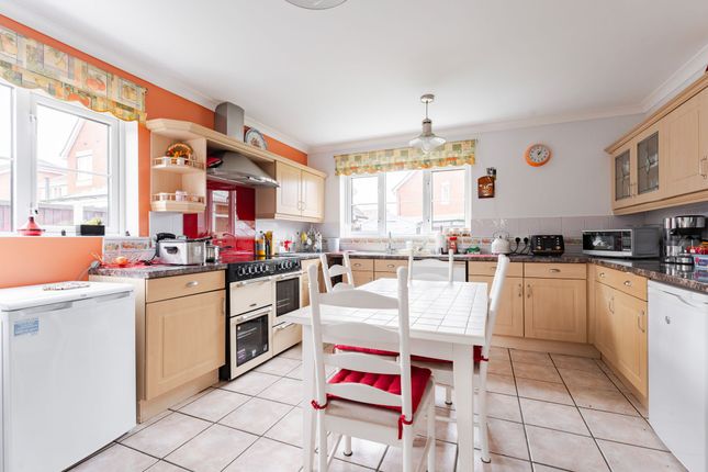 57 Martham Road, Great Yarmouth photo 4