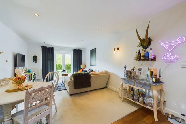 Flat for sale in Thistle Walk, High Wycombe, Buckinghamshire