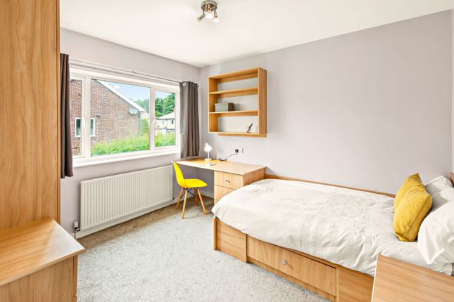 Room to rent in Stanmore Crescent, Leeds