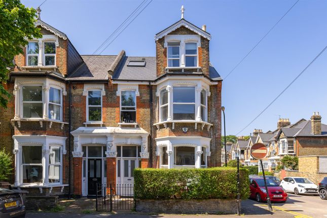 Thumbnail Flat for sale in Cleveland Park Avenue, London
