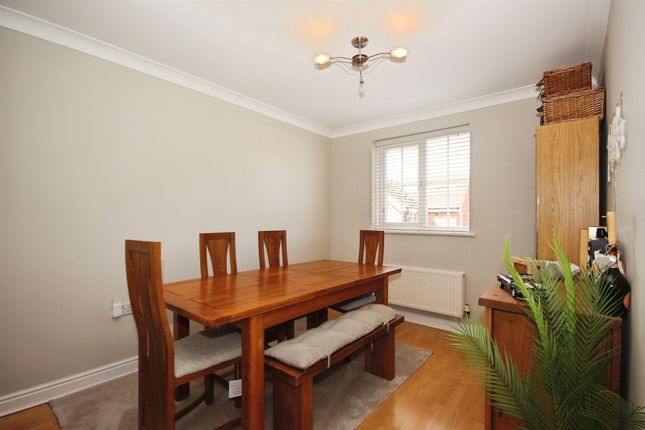 24, Wilmhurst Road, Warwick photo 3