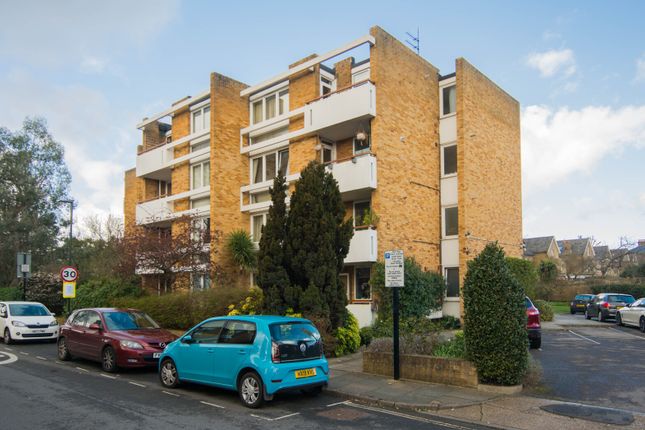 Thumbnail Flat for sale in Kent Road, Richmond
