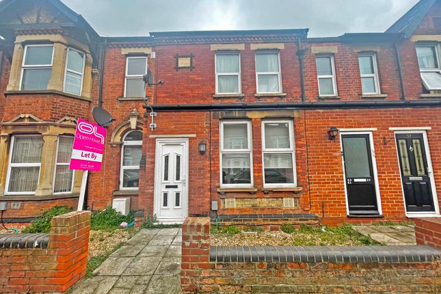 Studio flat on 45 Hurst Grove, Bedford, £750/mo