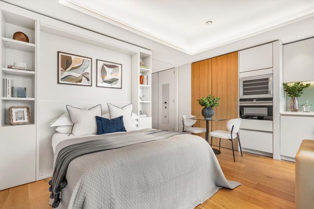 Studio flat on 257, Canaletto Tower, London, £2,950/mo