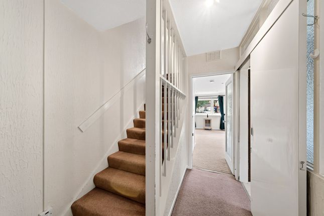 52 Derwent Avenue, Falkirk photo 3