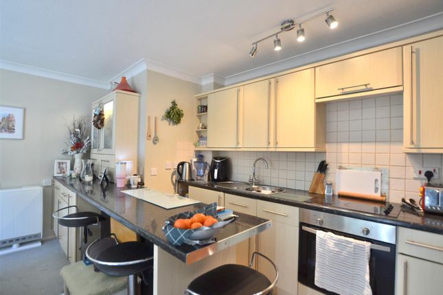 Flat 6, Brooke Court, Beech Road, Camberley photo 4
