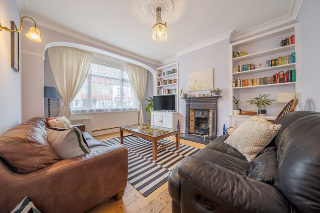 Seely Road, London photo 4