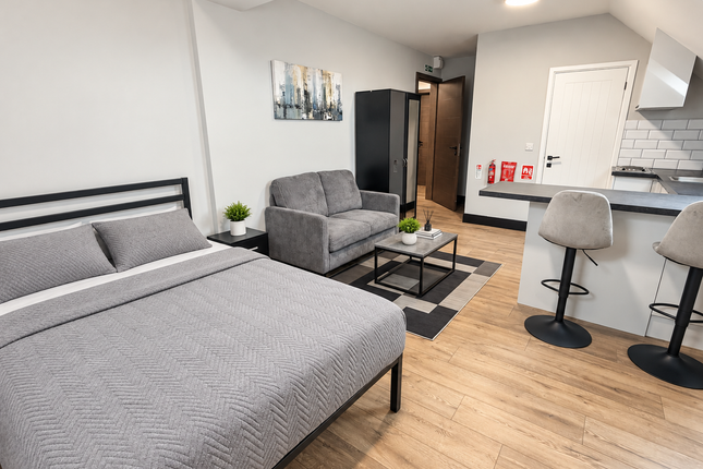 Flat 3 Highview, 286 Fir Tree Road, Epsom photo 2
