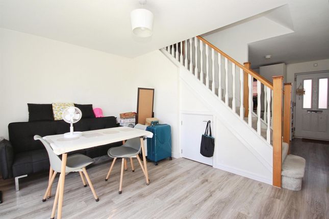 24, Whittaker Way, Warwick photo 4