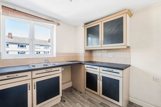 21d, Lloyd Close, Cheltenham photo 4