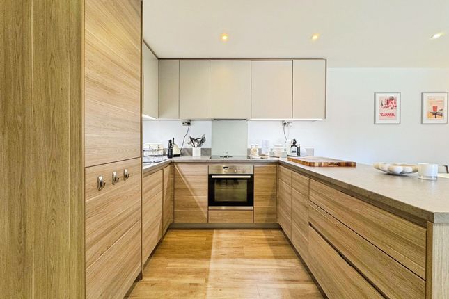 Flat 26, Golding House, London photo 2