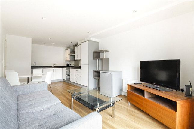Flat to rent in Taylor House, 3 Storehouse Mews