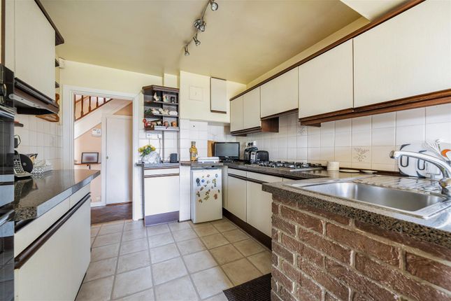4, Banky Meadow, Maidstone photo 4