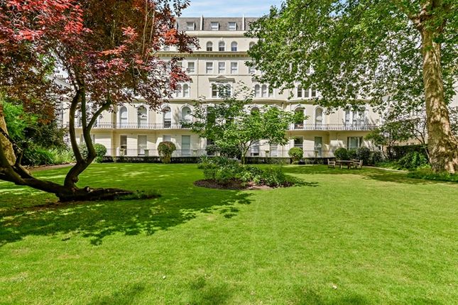 Thumbnail Flat to rent in Kensington Gardens Square, Bayswater