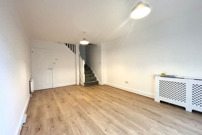 16 Saddlers Place, Royston photo 3