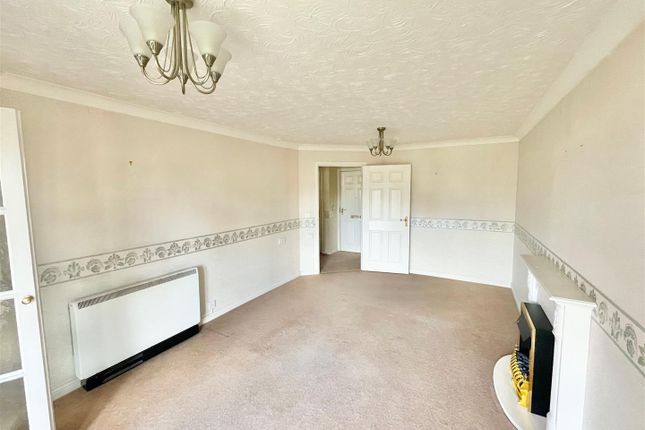 Flat 15 Maple Court, 18, Horn Cross Road, Plymouth photo 3