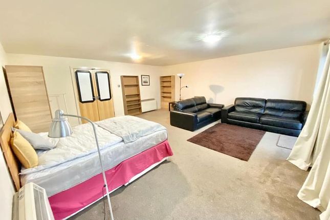 Room to rent in Wharfside Street, Birmingham