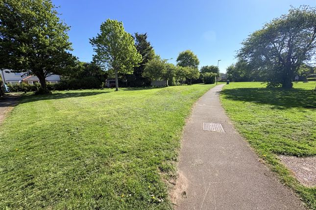 39, Fitzwilliam Avenue, Fareham photo 2
