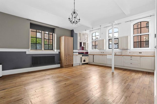 Flat for sale in Sansome Walk, Worcester