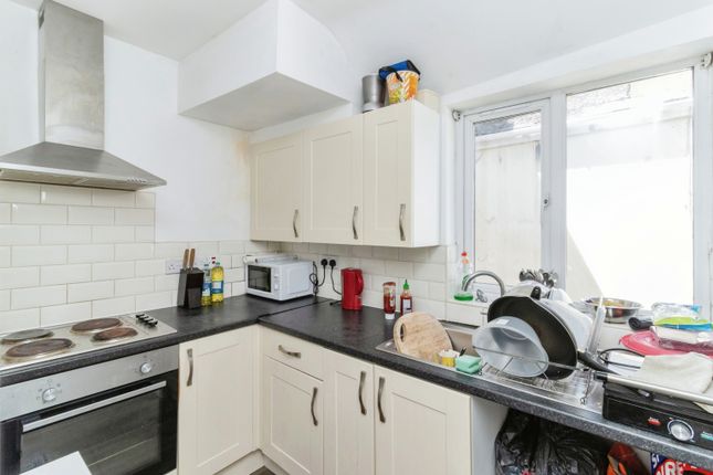 FLAT 2, 31, New Street, Devon photo 2